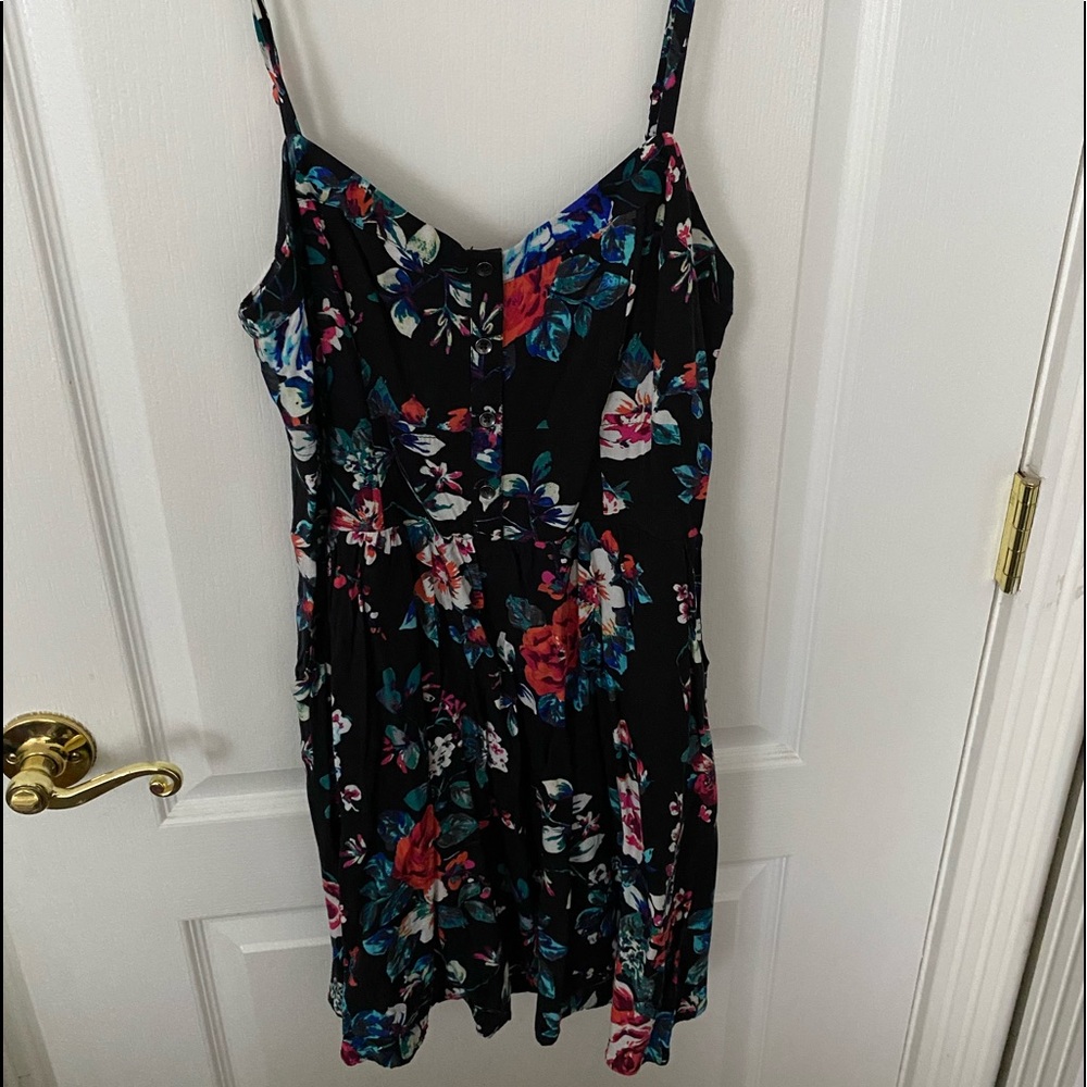 Express flowery dress w pockets